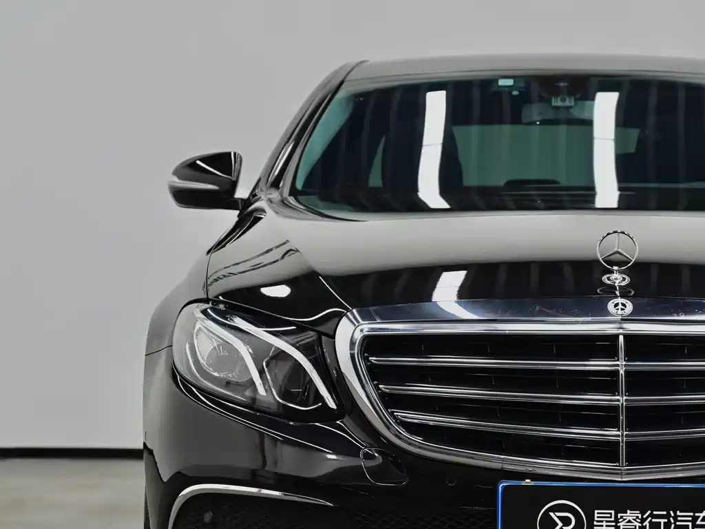 Mercedes-Benz E-Class — миниатюра 31