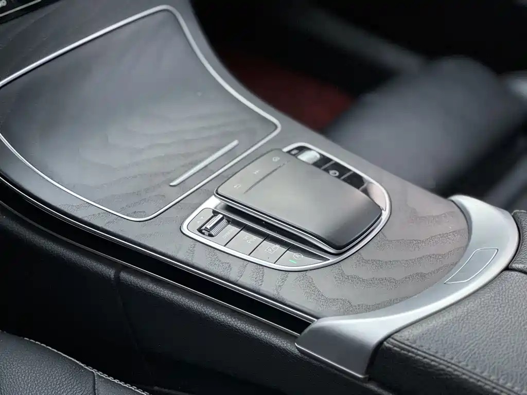 Mercedes-Benz C-Class — миниатюра 4