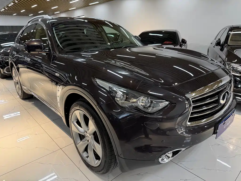 Купить Infiniti QX70