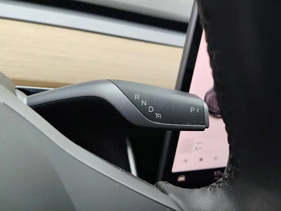 Tesla Model 3 — миниатюра 16