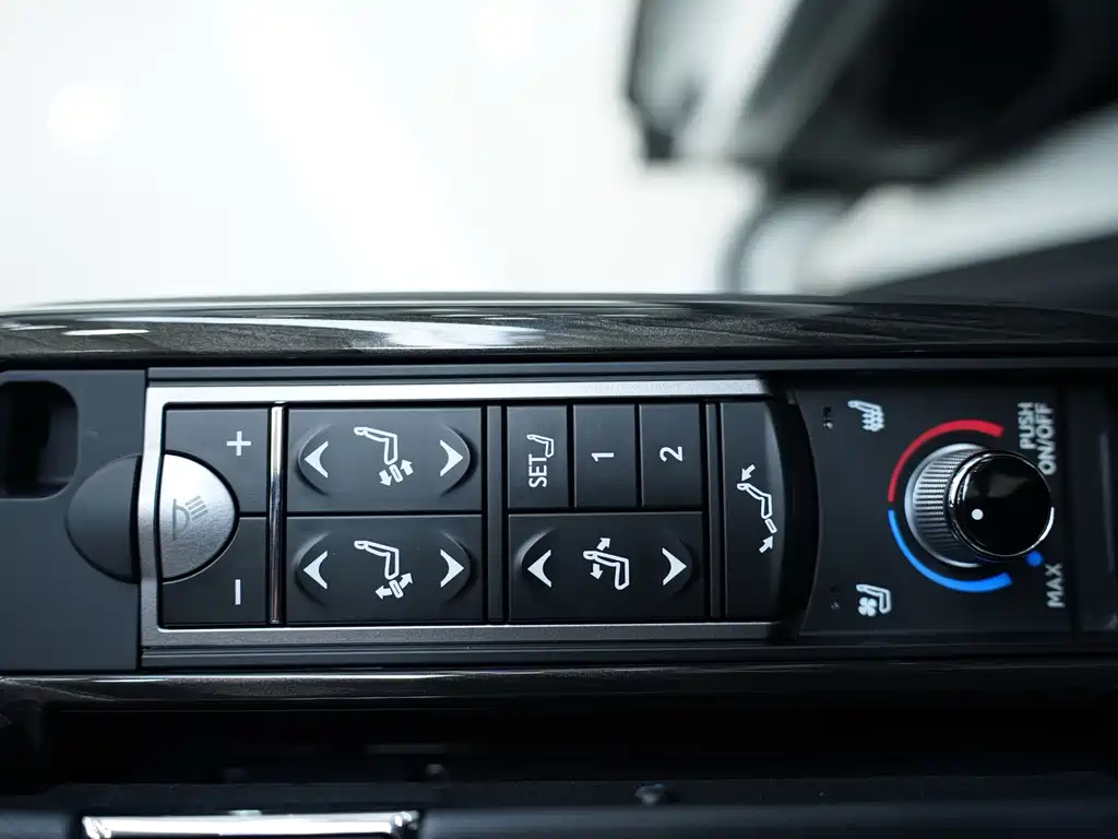 Lexus LM 300h 7-seat Elegant Elegant Edition, фото 14