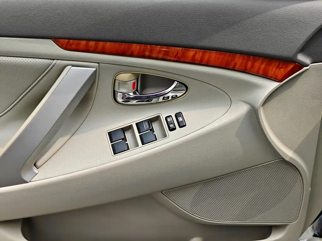 Toyota Camry — миниатюра 11