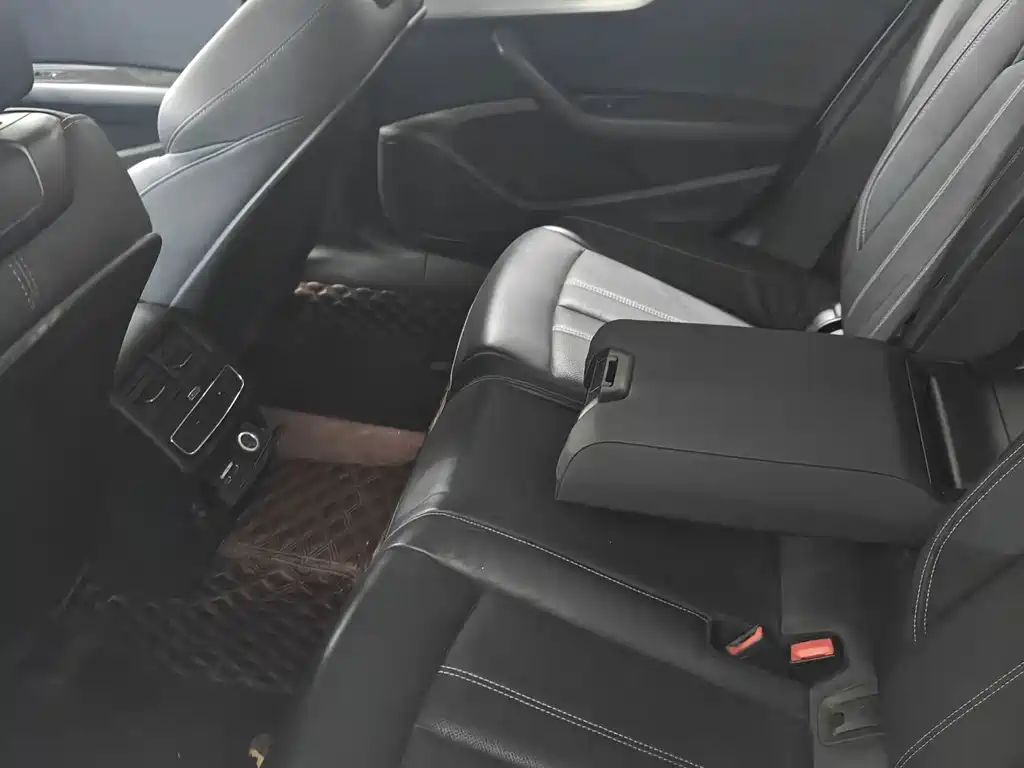 Audi A4L — миниатюра 4