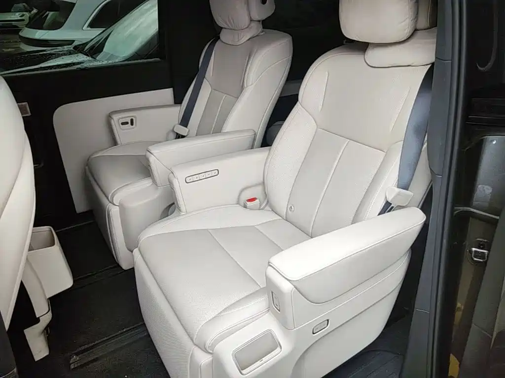 Li Auto Li MEGA — миниатюра 17