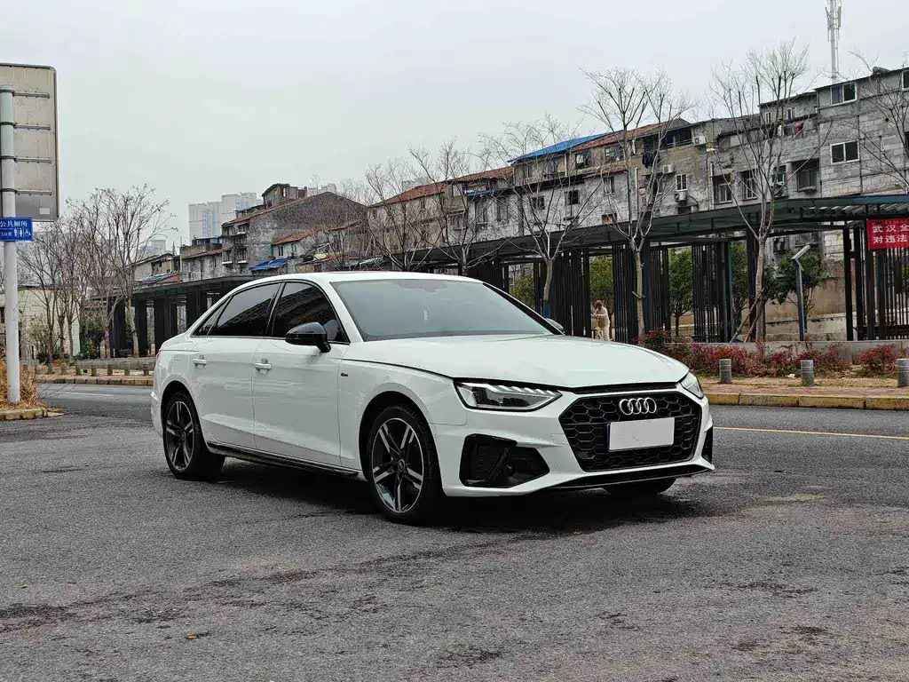 Audi A4L 2022 40 TFSI Luxury