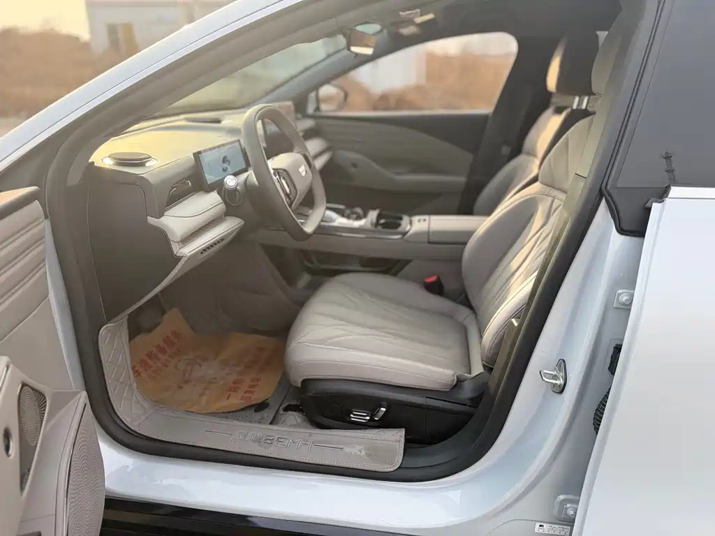 GEELY GALAXY GALAXY SPARKLE 8