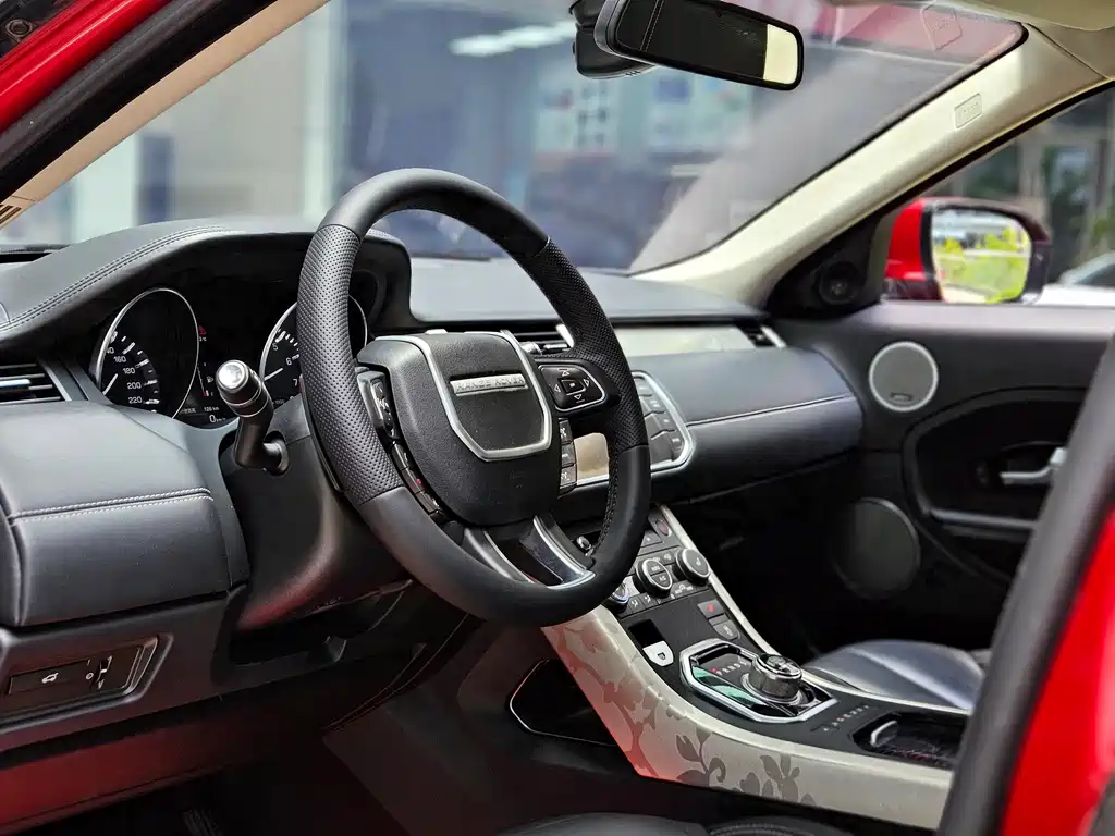 Land Rover Evoque (Import) 2.0T 5 door Shine Dynamic Edition, фото 6