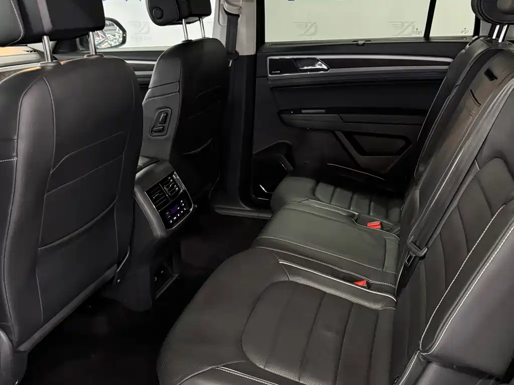 Volkswagen Teramont — миниатюра 4