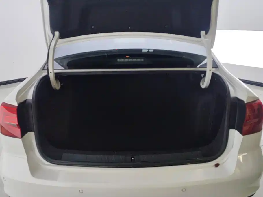 Volkswagen Bora — миниатюра 4