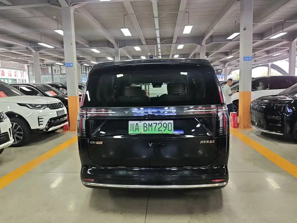 Volvo EM90 — миниатюра 9