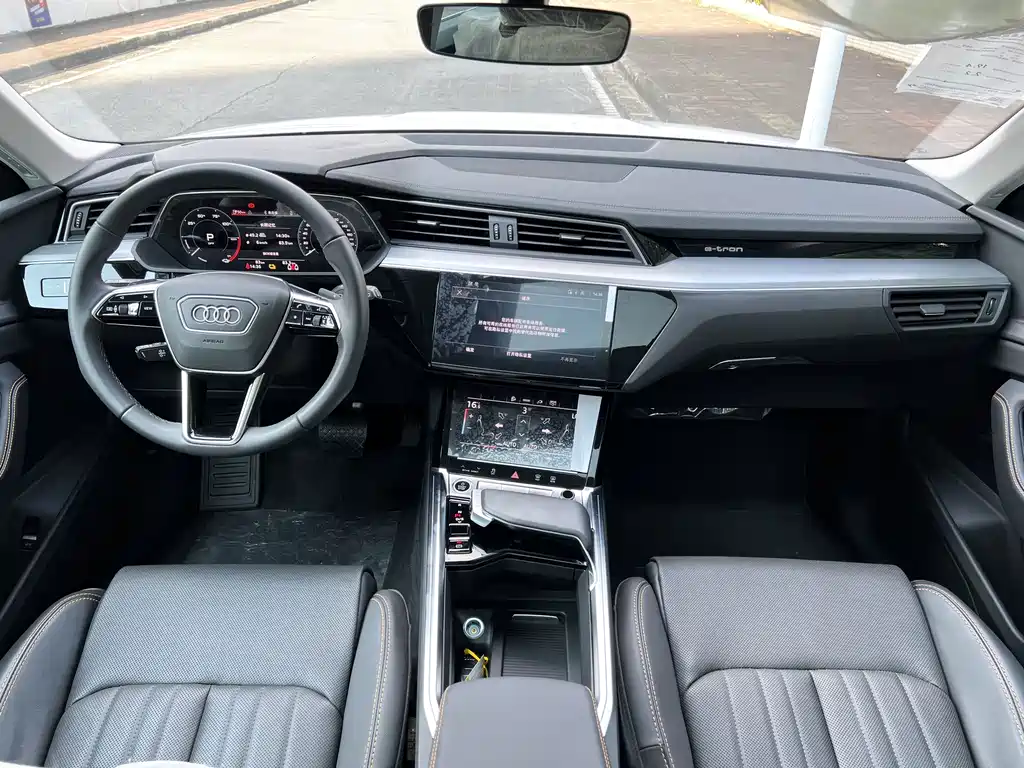 Audi e-tron — миниатюра 13