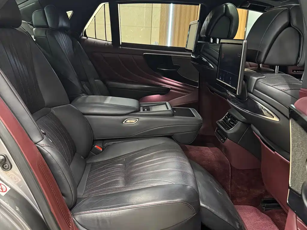 Lexus LS — миниатюра 18