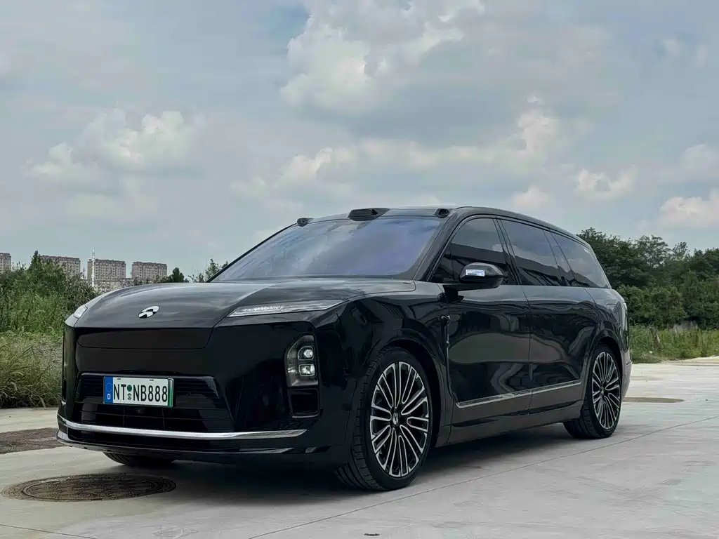 NIO ES8