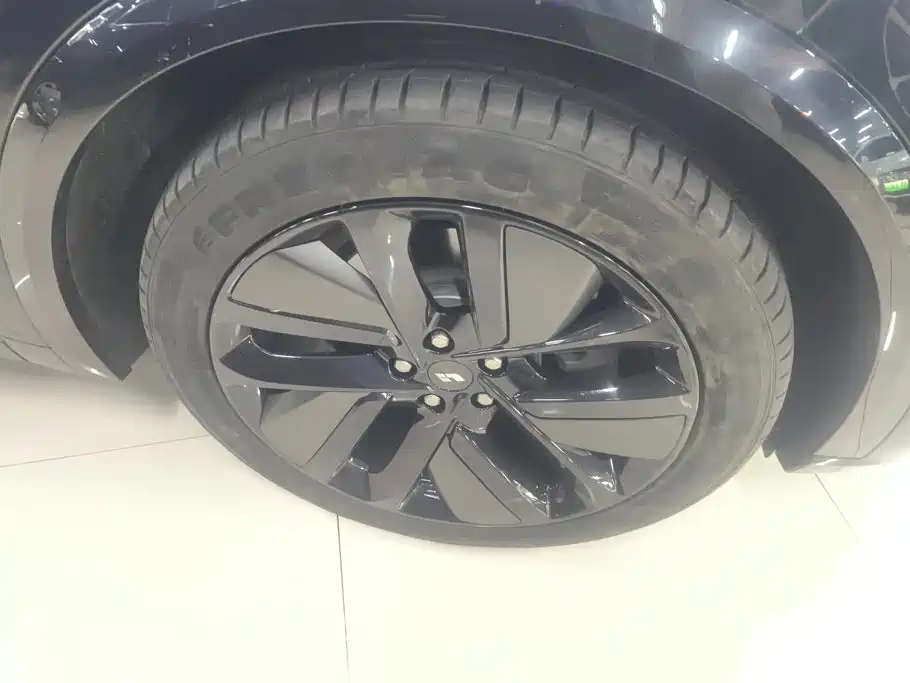 Li Auto Li L9 — миниатюра 6