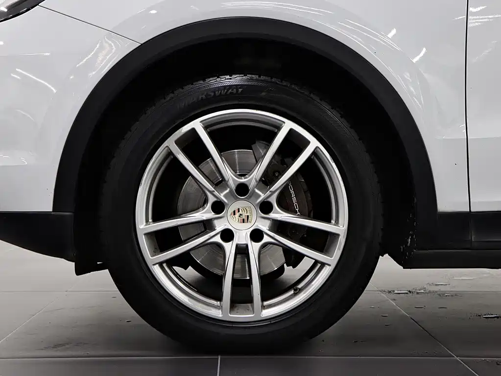 Porsche Cayenne — миниатюра 8