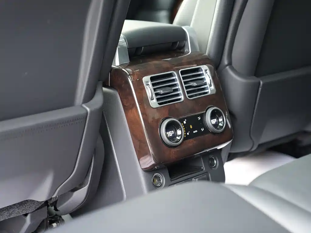 Land Rover Range Rover — миниатюра 14