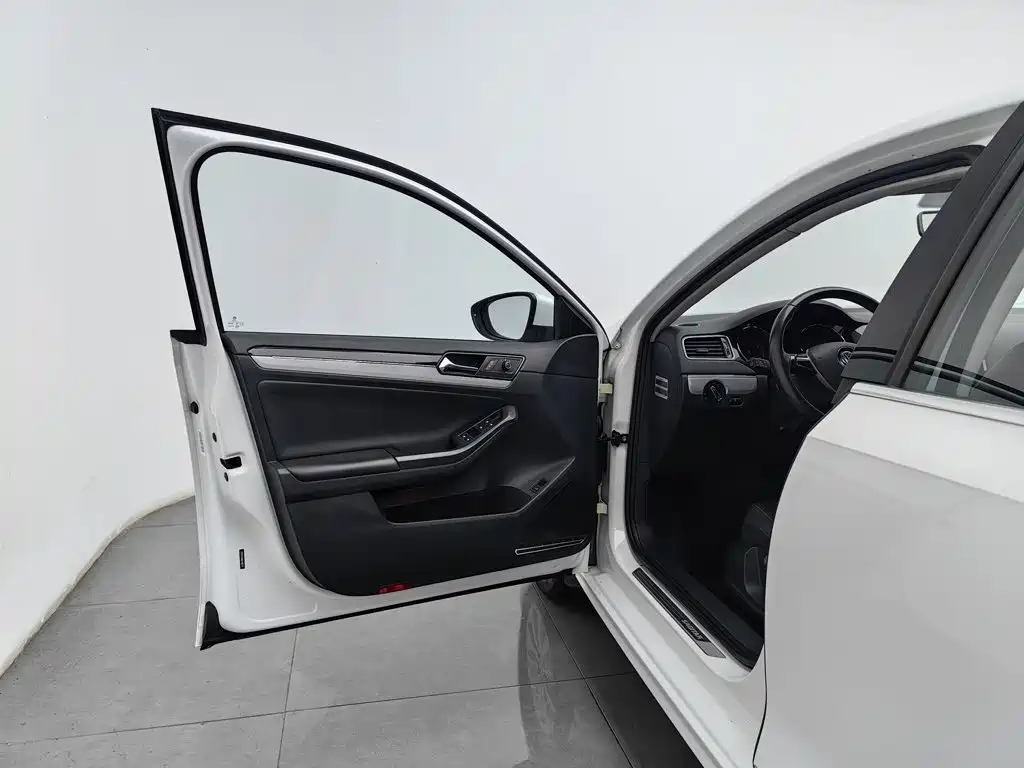 Volkswagen Sagitar — миниатюра 8