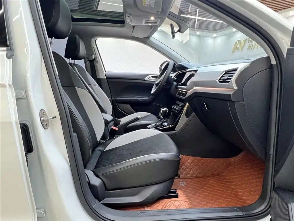 VOLKSWAGEN EXPLORING THE SHADOW