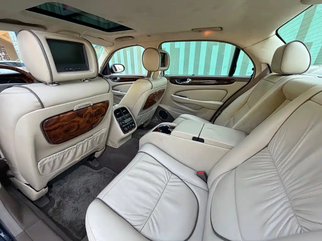 Jaguar XJ — миниатюра 8