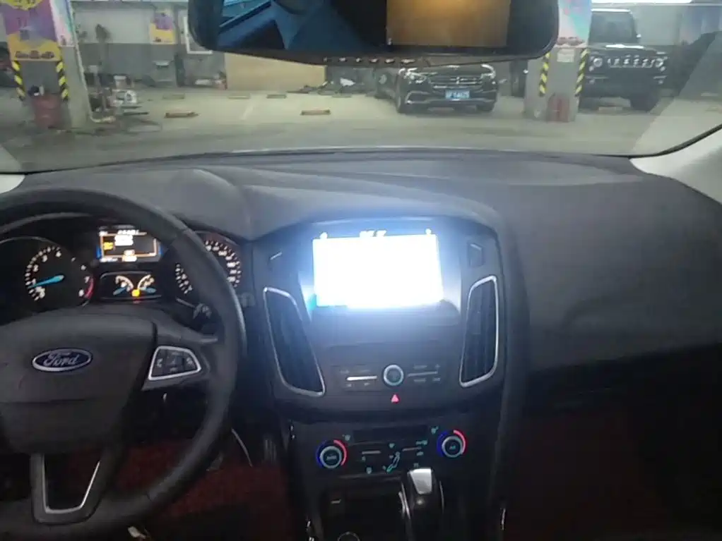 Ford Focus — миниатюра 10