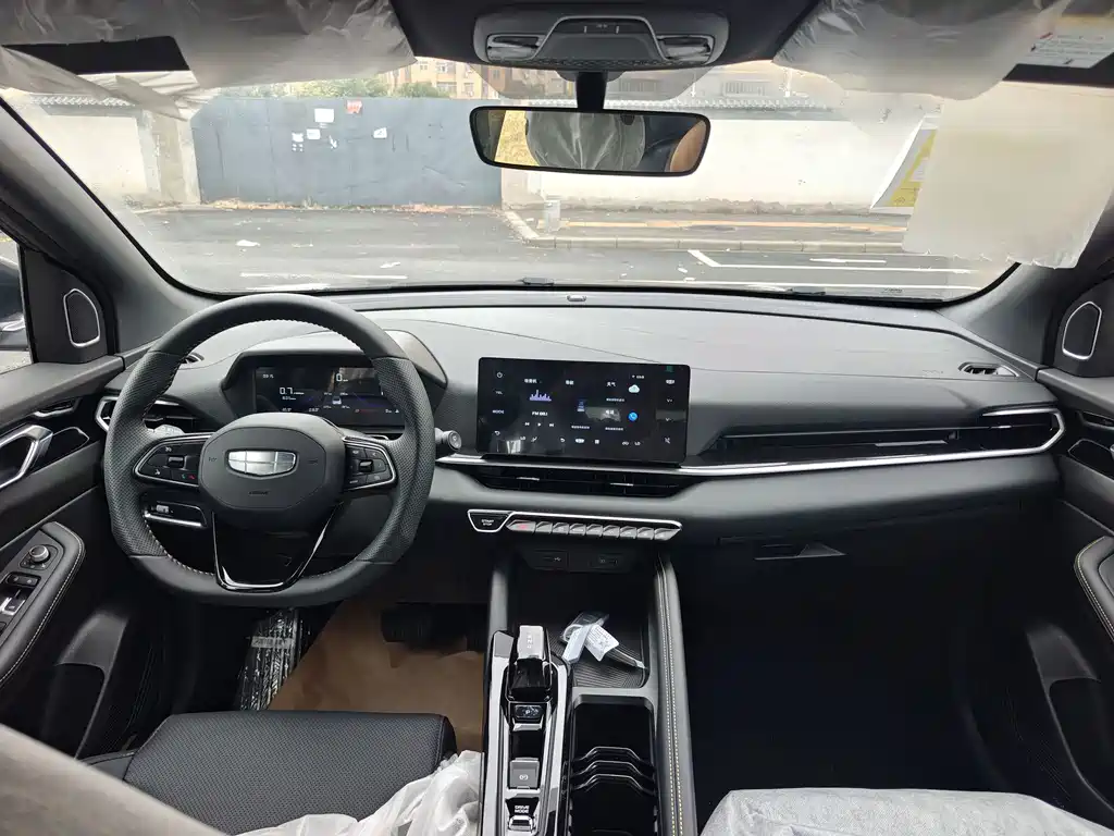 Geely Binyue — миниатюра 17