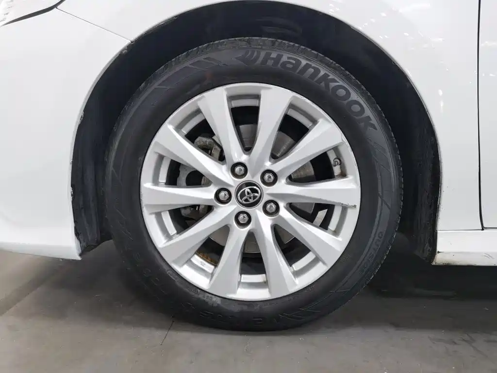 Toyota Camry — миниатюра 17