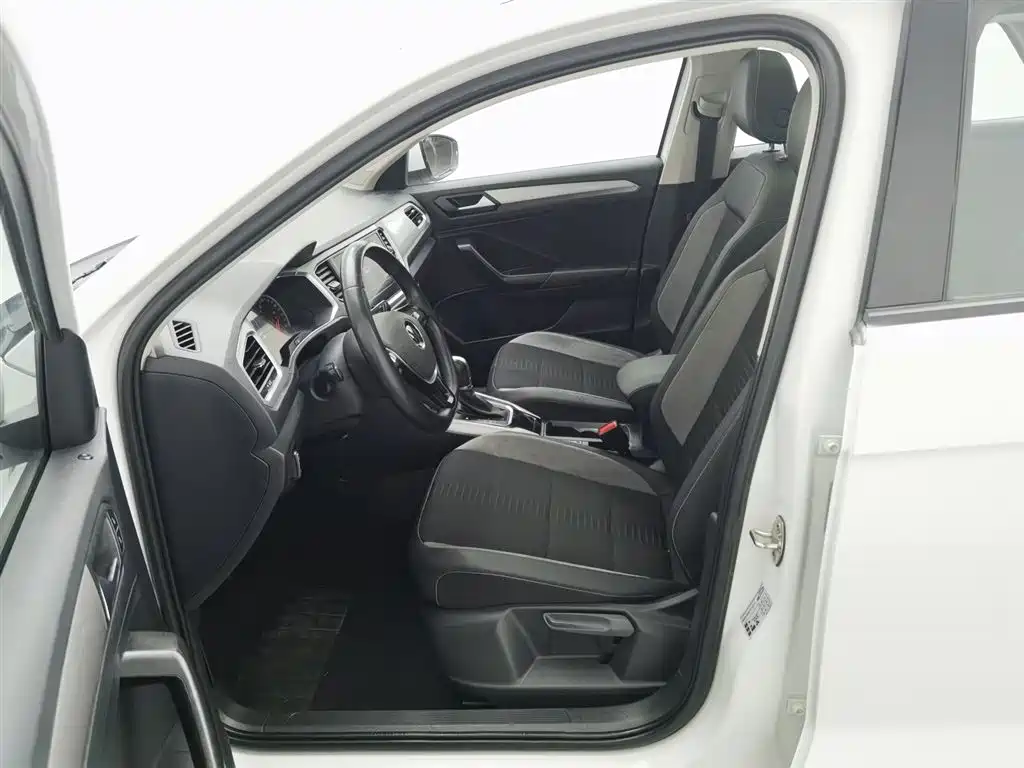 VOLKSWAGEN T ROC EXPLORING SONGS