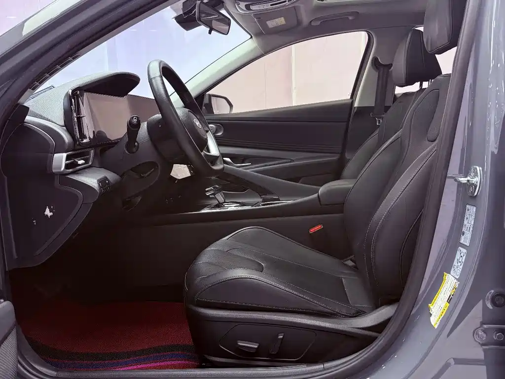 Hyundai Elantra — миниатюра 8