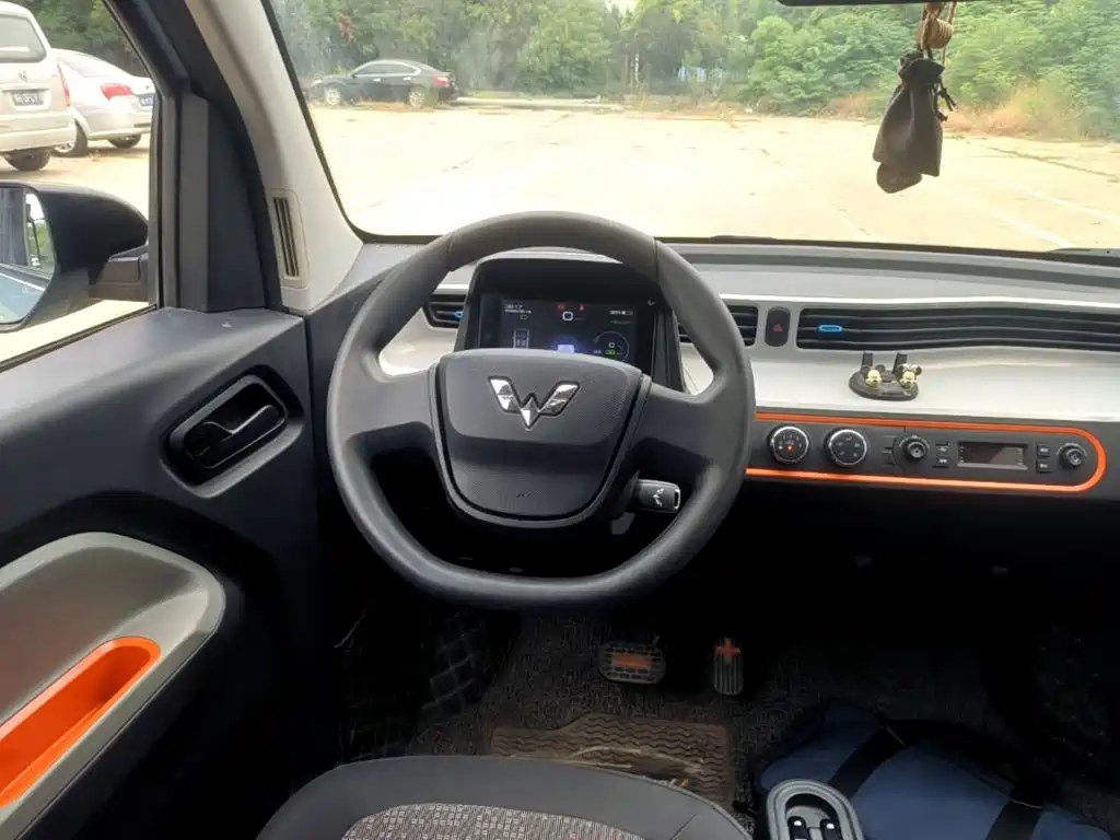 Wuling MINIEV — миниатюра 11