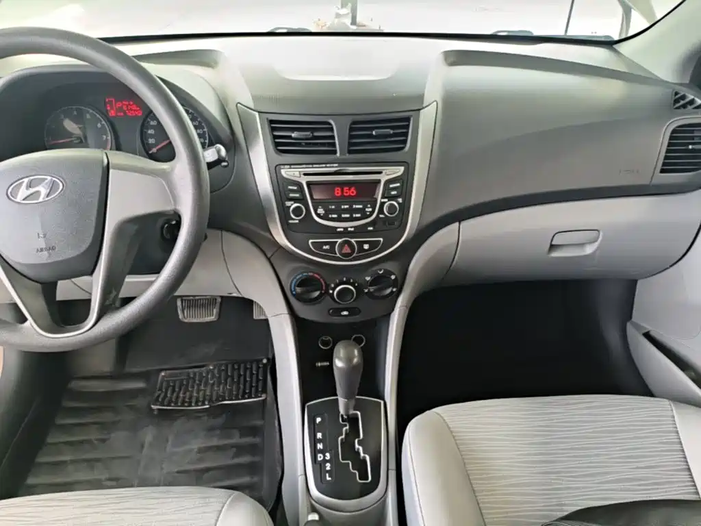 Hyundai Verna — миниатюра 13