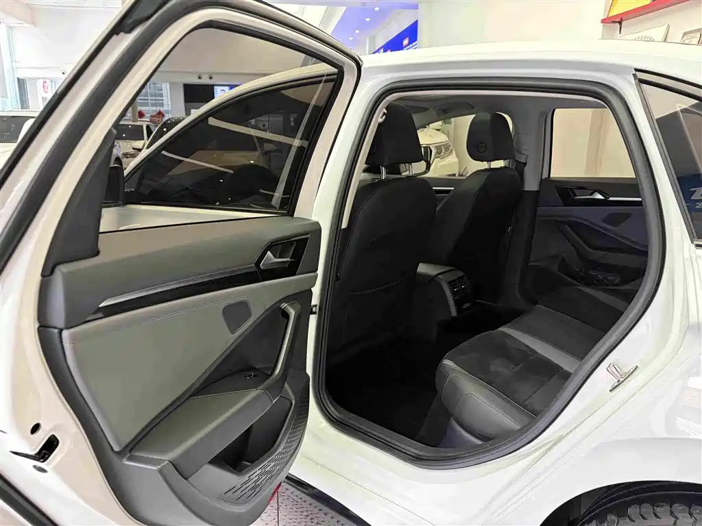 Volkswagen Sagitar — миниатюра 20