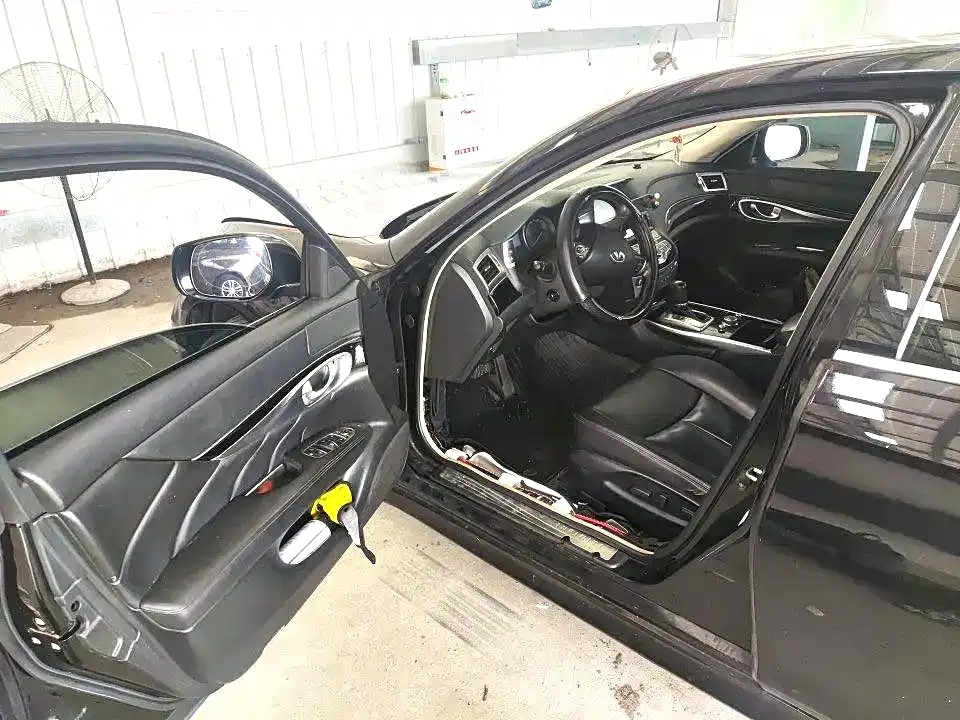 Infiniti Q70 — миниатюра 4