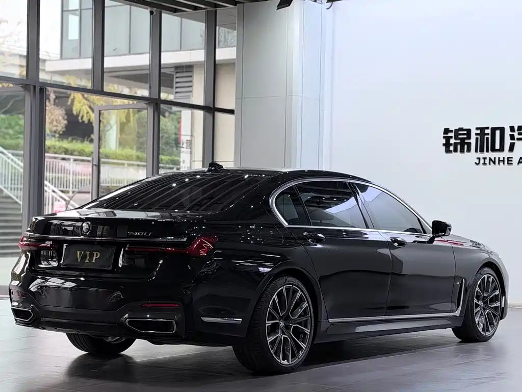 BMW 7 Series — миниатюра 4