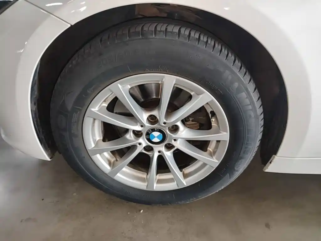 BMW 3 Series — миниатюра 23