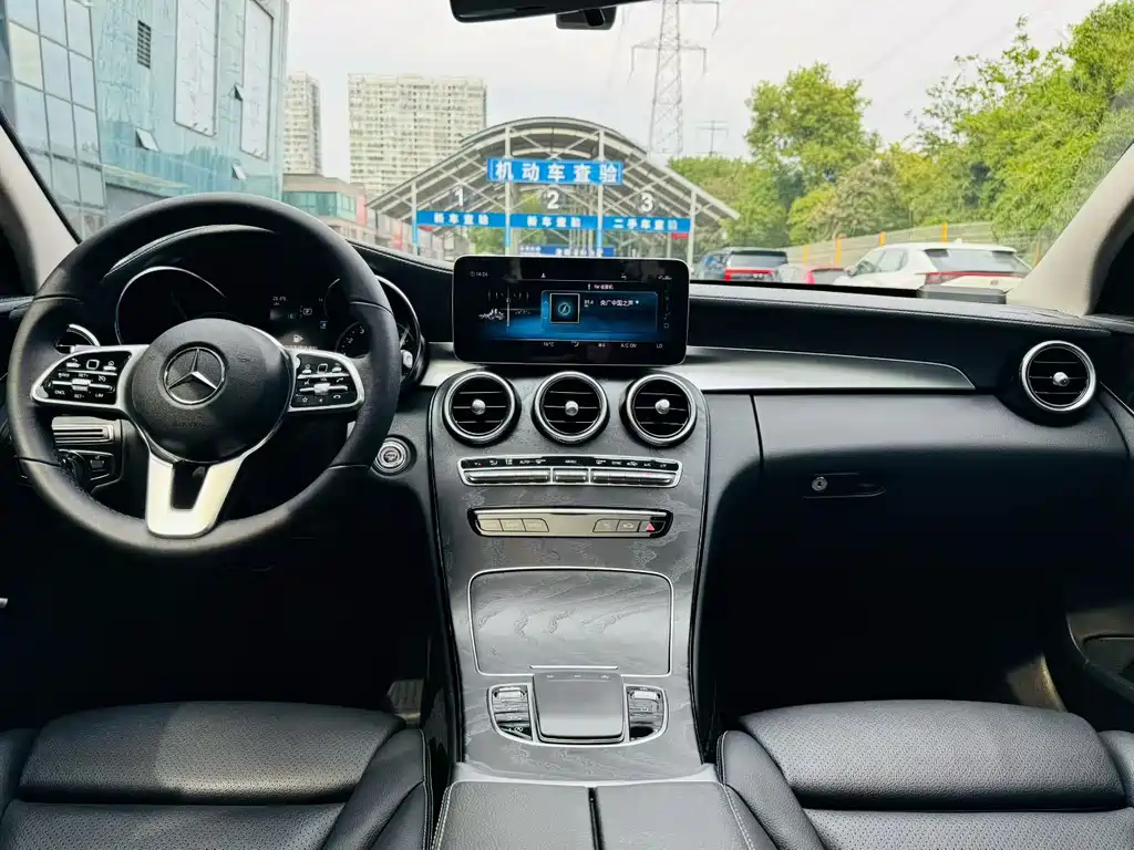 Mercedes-Benz C-Class — миниатюра 3