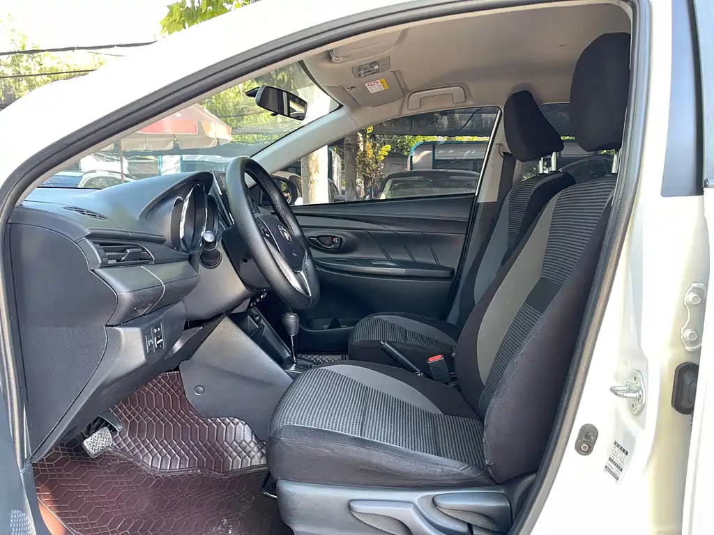 Toyota Vios FS — миниатюра 4