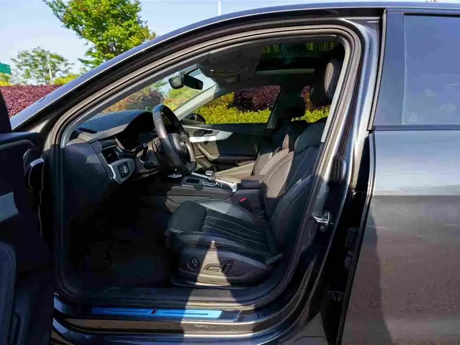 Audi A4L 2022 40 TFSI Luxury