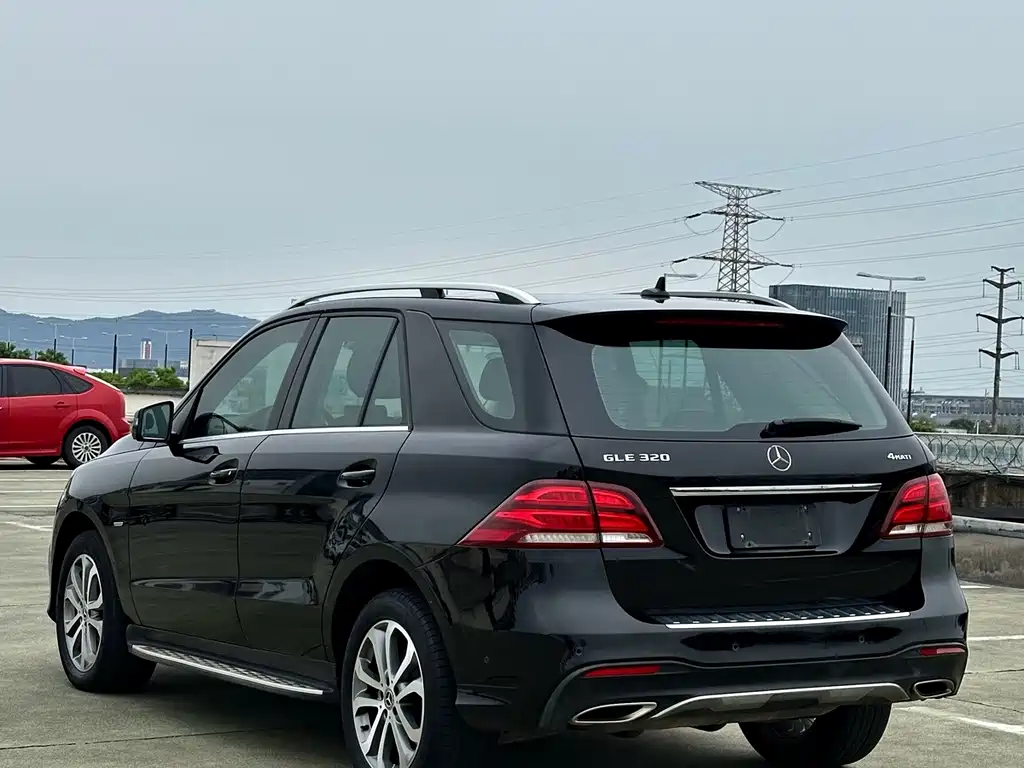 Mercedes-Benz GLE (Import) — миниатюра 9