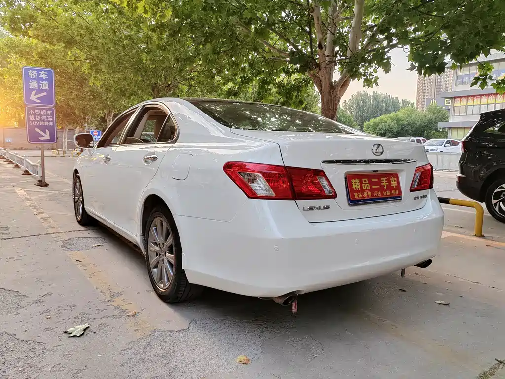 Lexus ES — миниатюра 6