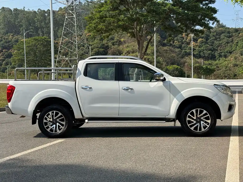 Nissan Navara — миниатюра 7