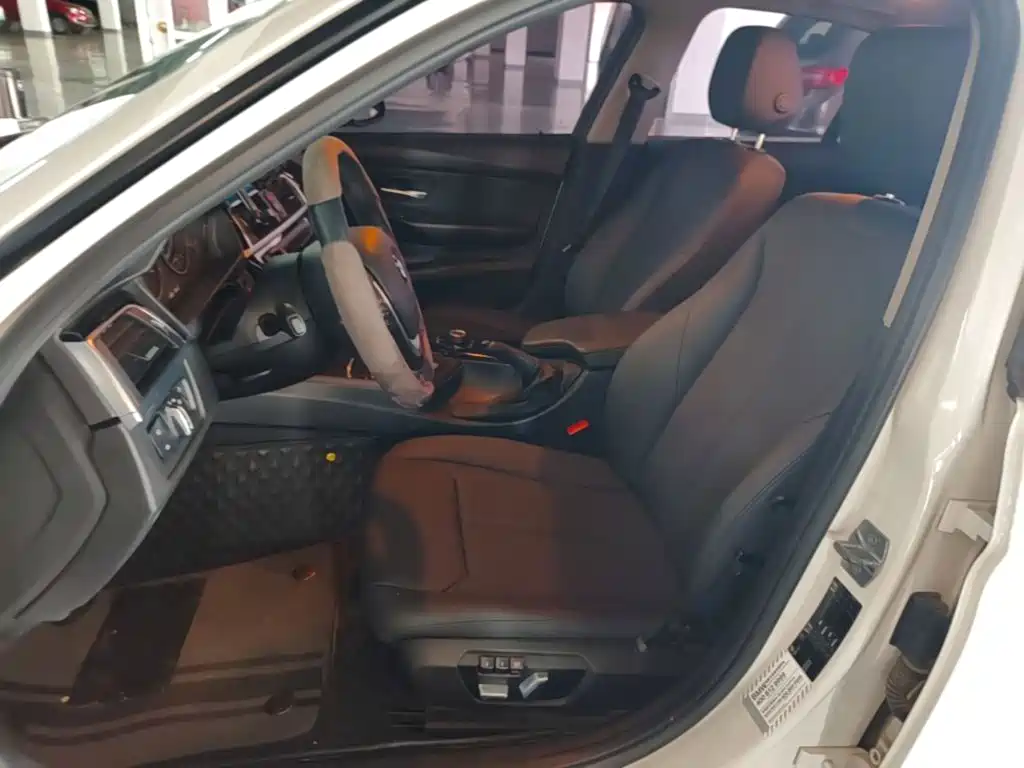 BMW 3 Series — миниатюра 15