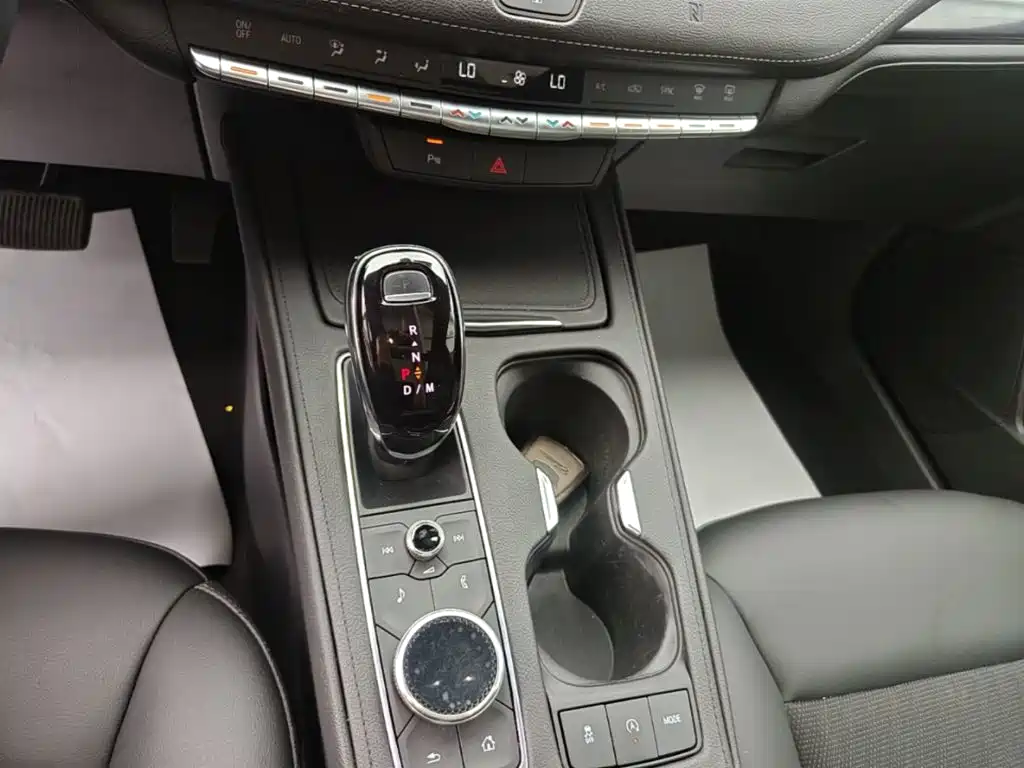 Cadillac XT4 — миниатюра 14
