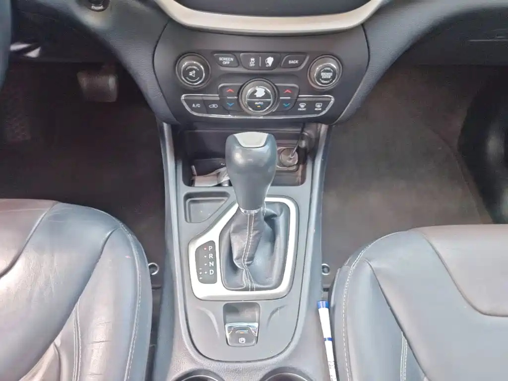 Jeep Cherokee — миниатюра 14