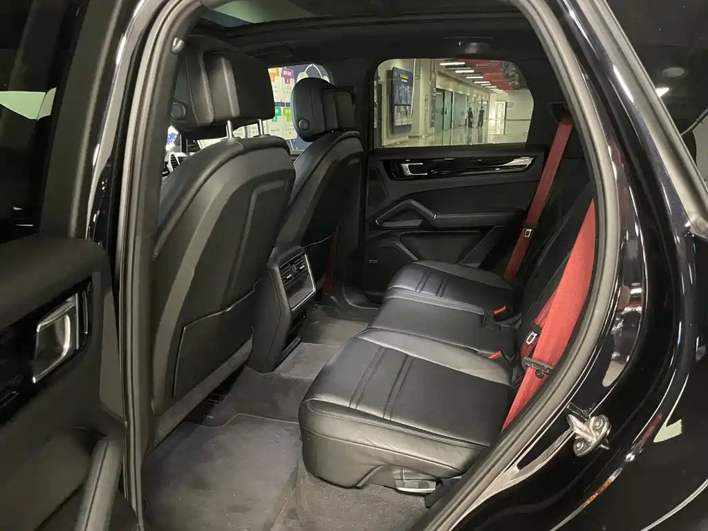 Porsche Cayenne — миниатюра 13