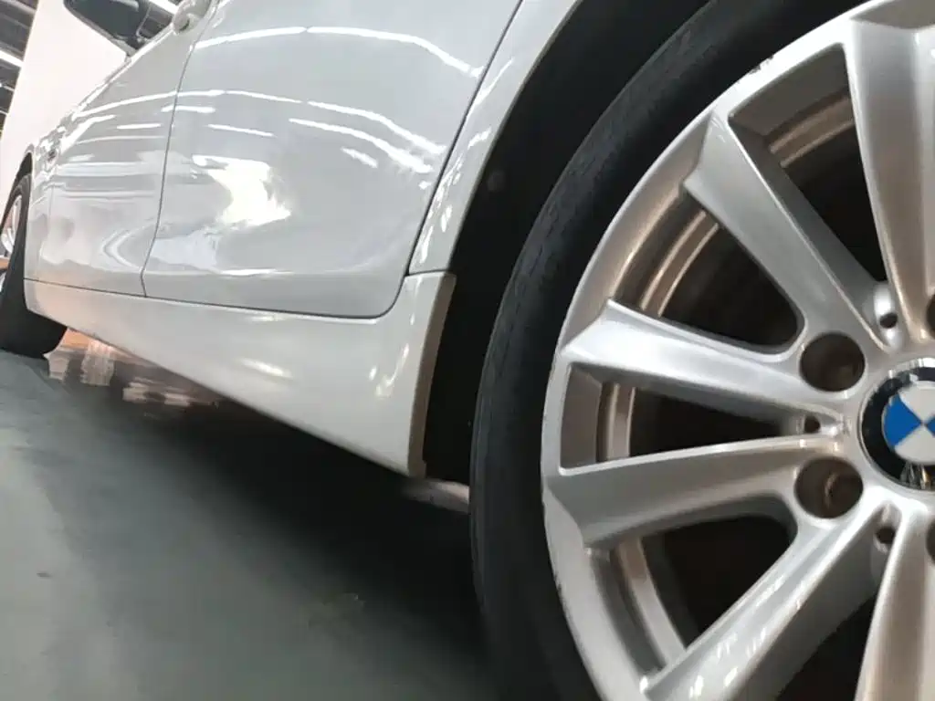 BMW 5 Series — миниатюра 22