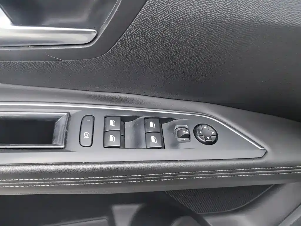 Peugeot 5008 — миниатюра 9
