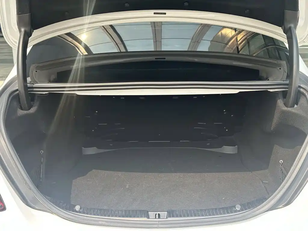 Mercedes-Benz C-Class — миниатюра 16