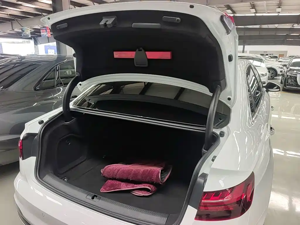 Audi A4L — миниатюра 19