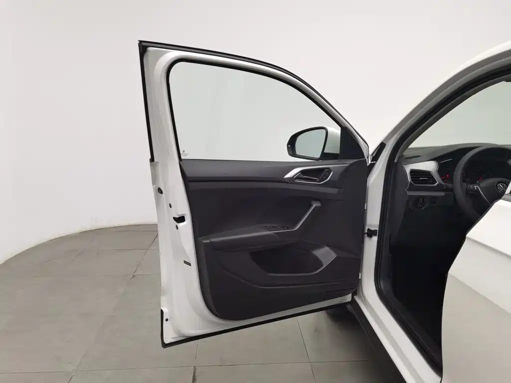 Volkswagen T-Cross — миниатюра 8