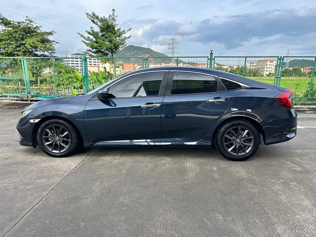 Honda Civic — миниатюра 5